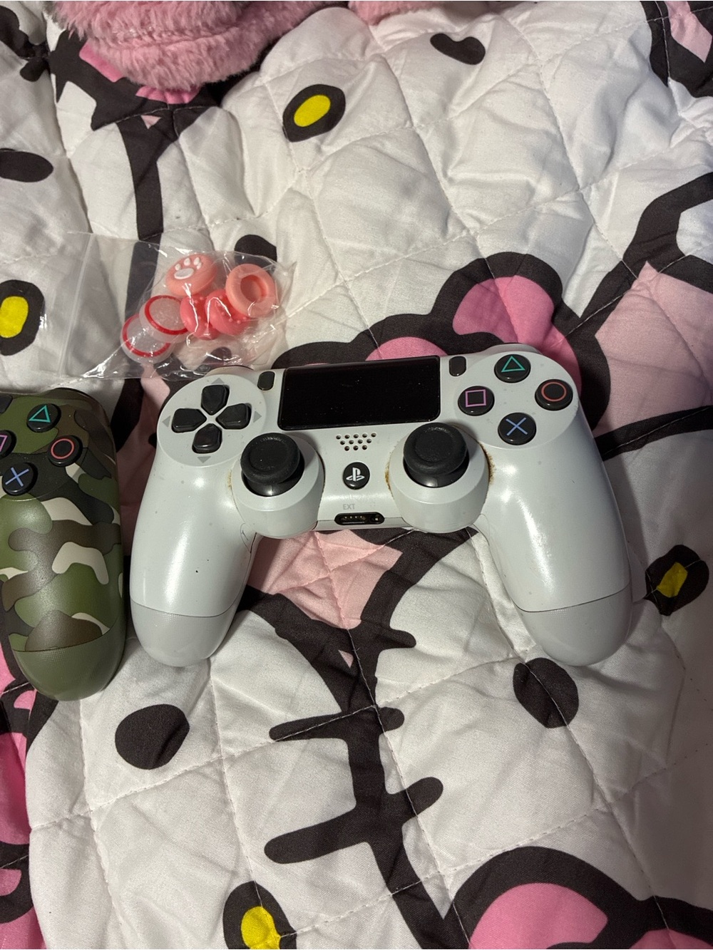 Sony White DualShock 4 PlayStation Controller with Black Buttons